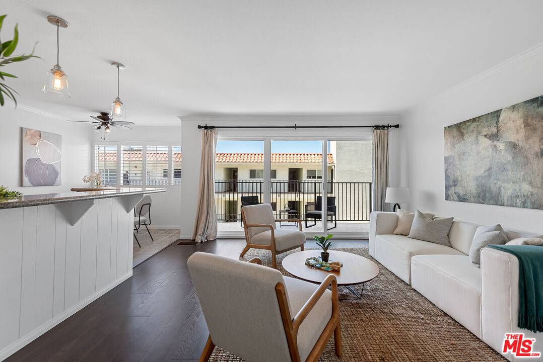Hermosa Beach, CA 90254,1720 Ardmore Ave #222
