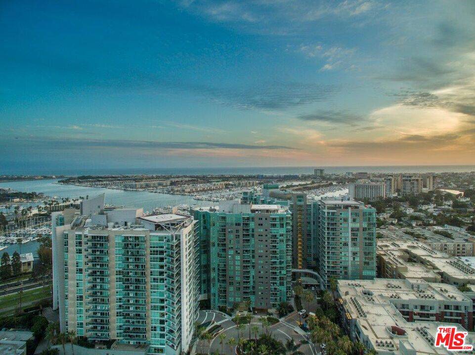 Marina Del Rey, CA 90292,13700 MARINA POINTE DR #1206