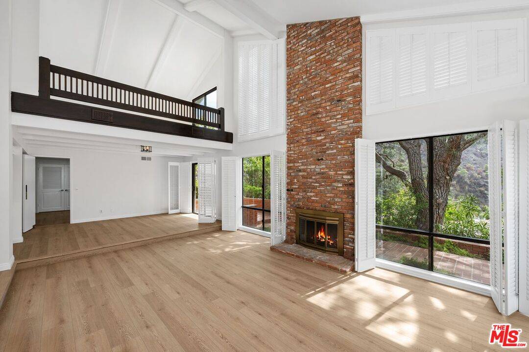 Pacific Palisades, CA 90272,1317 Avenida De Cortez