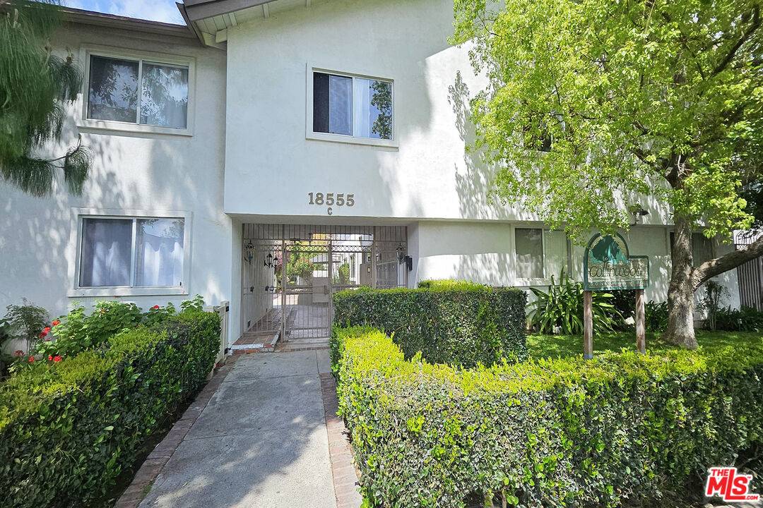Tarzana, CA 91356,18555 Collins St #C10