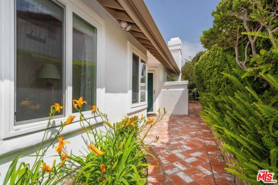 Oceanside, CA 92056,4732 Galicia Way