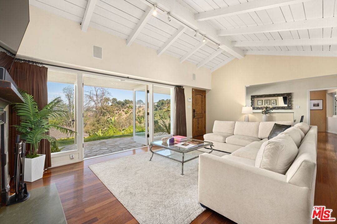 Los Angeles, CA 90046,2980 Briar Knoll Dr