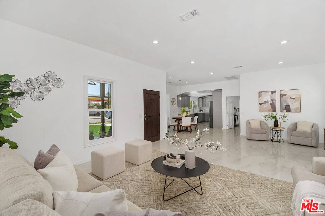 Upland, CA 91786,696 E 9th St