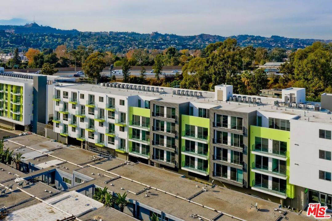 North Hollywood, CA 91602,11036 Moorpark St #410