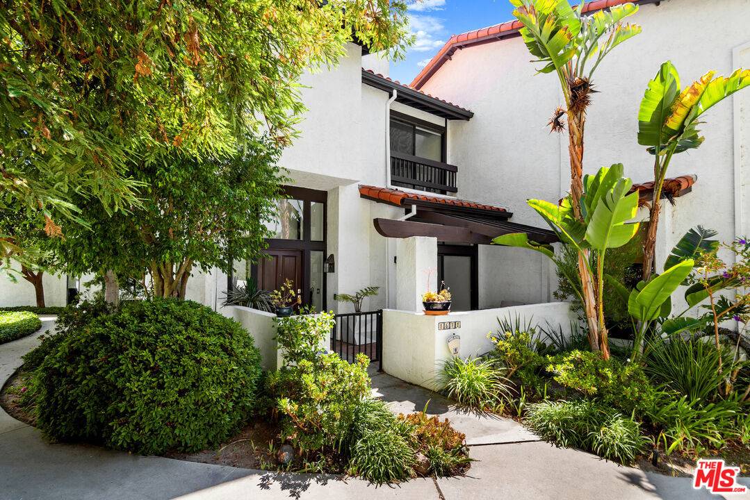 Pacific Palisades, CA 90272,1671 Michael Ln