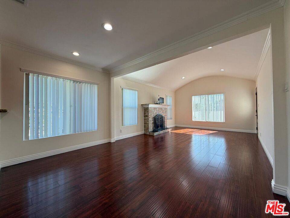 Sun Valley, CA 91352,8634 Norris Ave