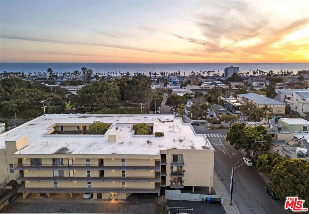 Santa Monica, CA 90405,2311 4th St #307