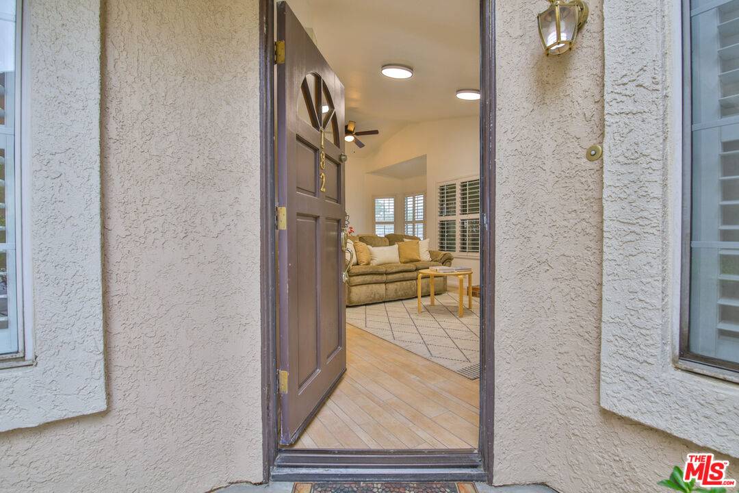 Santa Clarita, CA 91390,22902 Banyan Pl #182