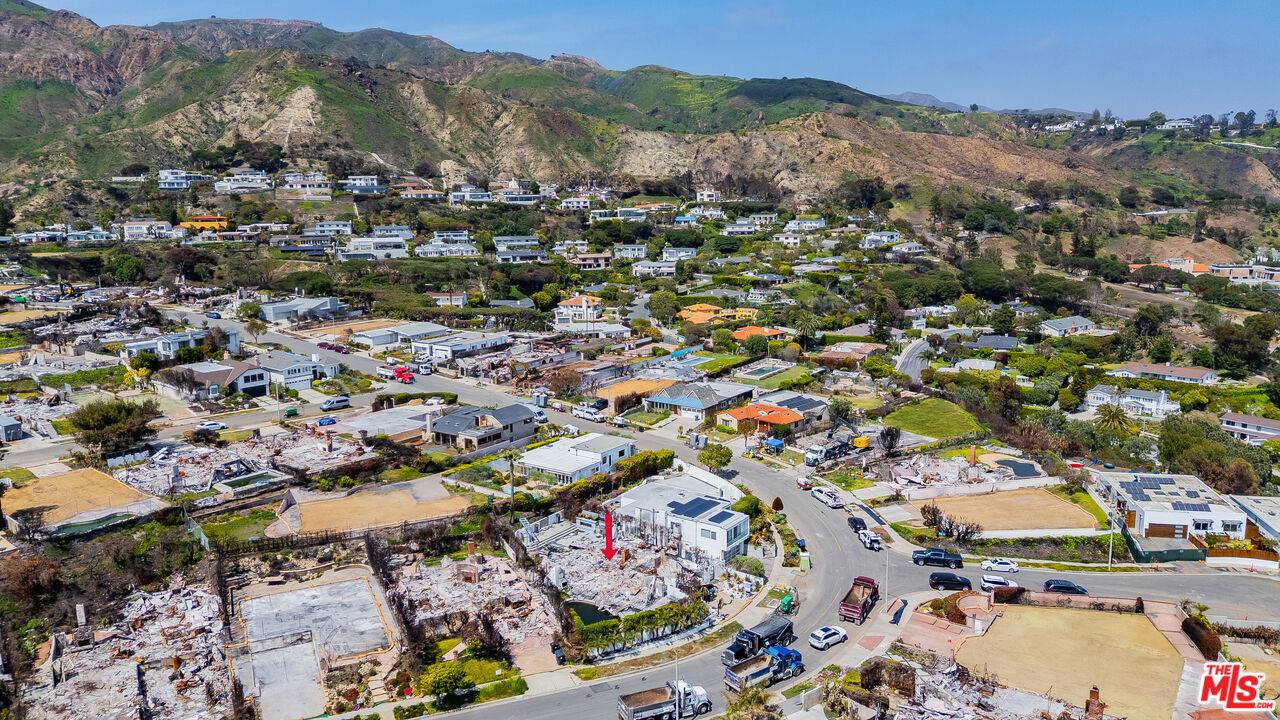 Malibu, CA 90265,18105 Wakecrest Dr