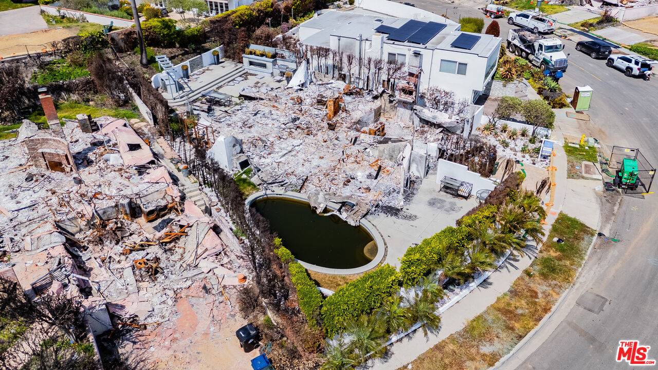 Malibu, CA 90265,18105 Wakecrest Dr