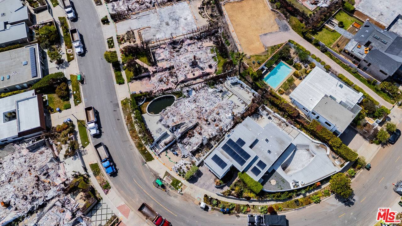 Malibu, CA 90265,18105 Wakecrest Dr