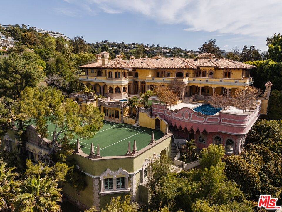 Los Angeles, CA 90077,677 N Faring Rd