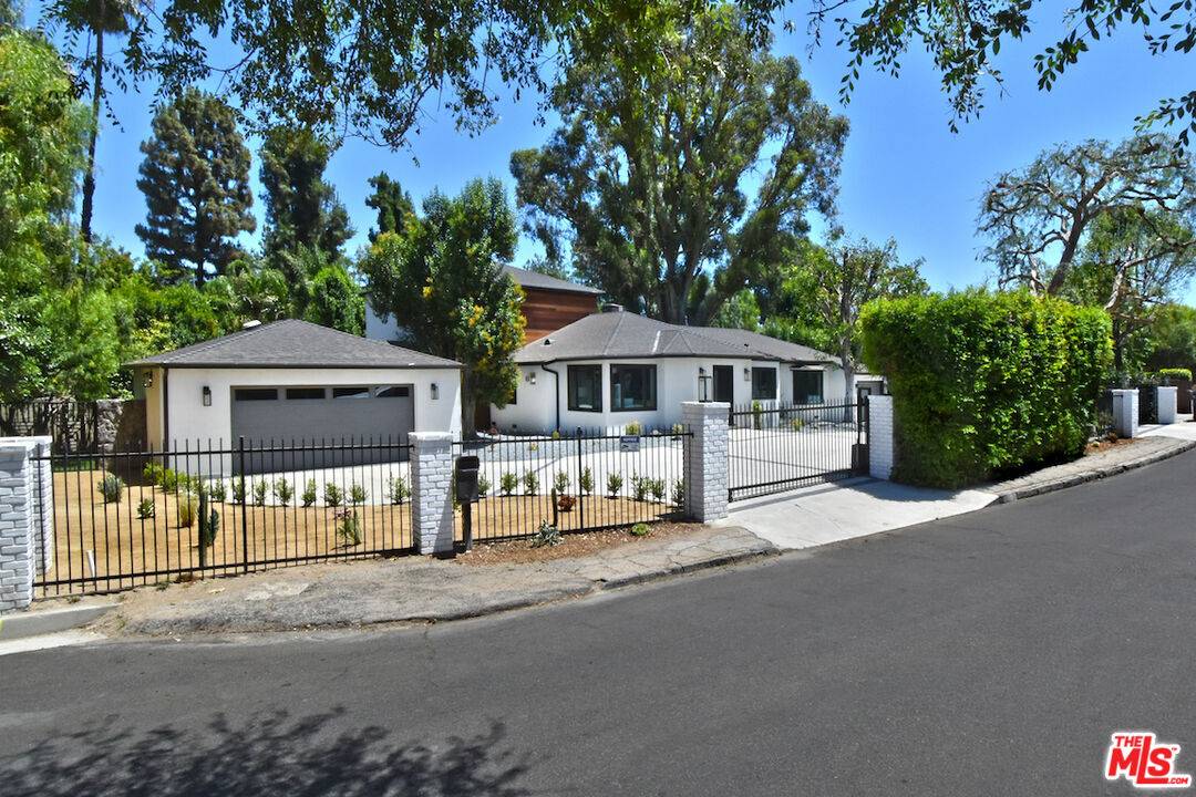 Tarzana, CA 91356,19061 Wells Dr