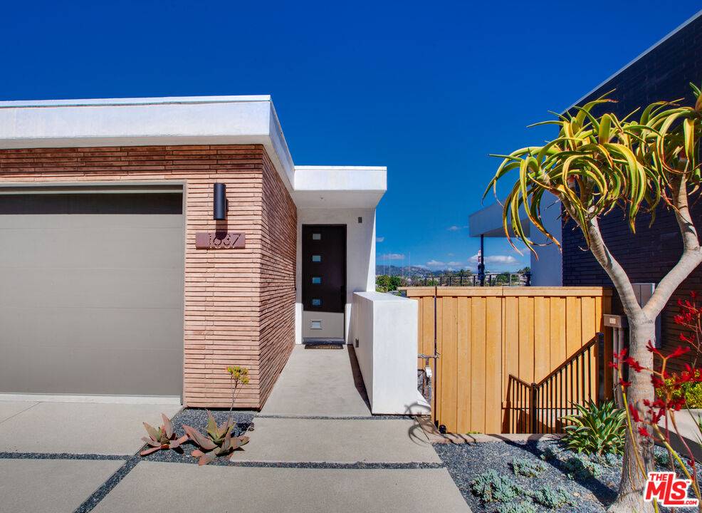 Los Angeles, CA 90026,1649 N Bruce Ct