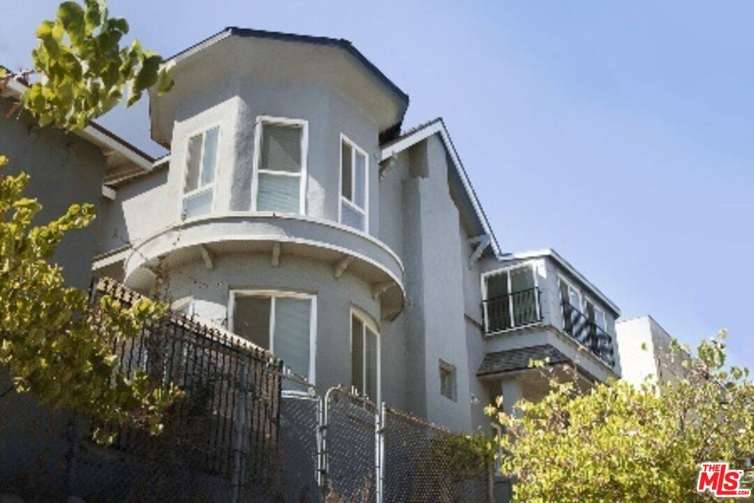 Los Angeles, CA 90006,2790 W 11th St