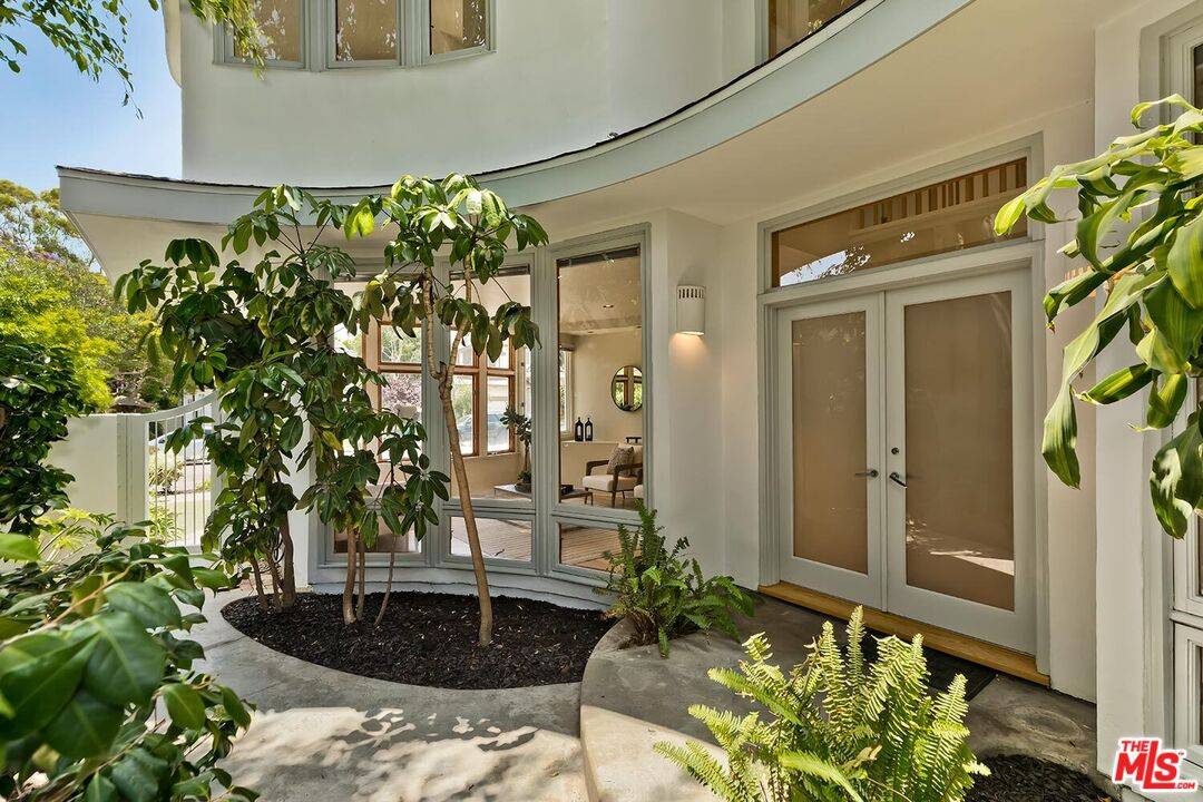 Santa Monica, CA 90405,1307 Ozone Ave