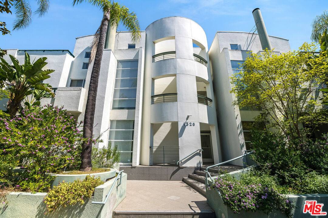 Studio City, CA 91604,4326 Babcock Ave #305