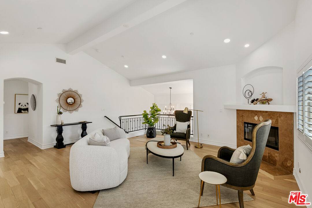 Redondo Beach, CA 90278,2005 Carnegie Ln #A