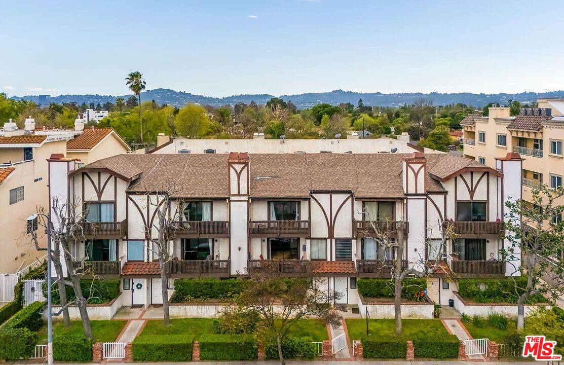 North Hollywood, CA 91601,11542 Burbank Blvd #10