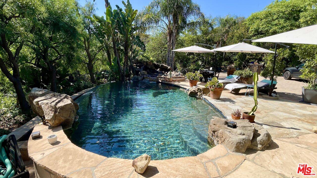 Topanga, CA 90290,2535 Hawks Nest Trl #A