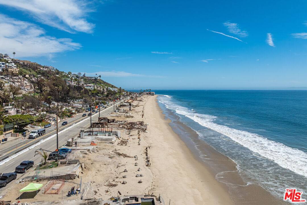 Malibu, CA 90265,21558 Pacific Coast Hwy