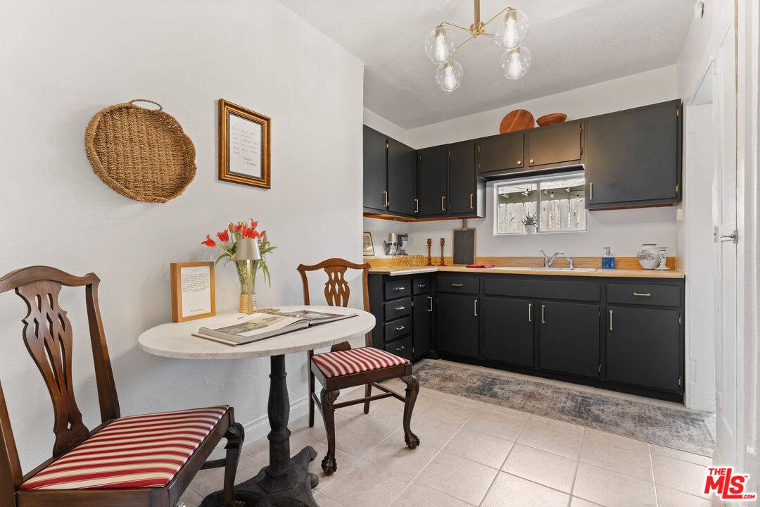 North Hollywood, CA 91606,11670 Erwin St