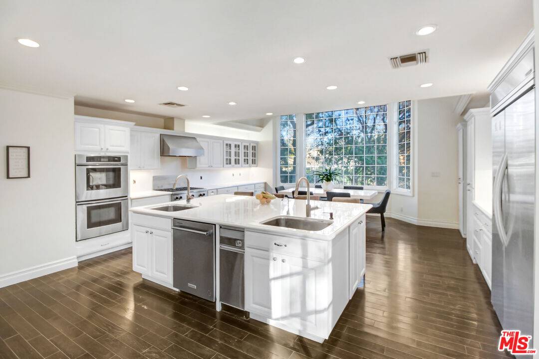 Tarzana, CA 91356,19500 Winifred St