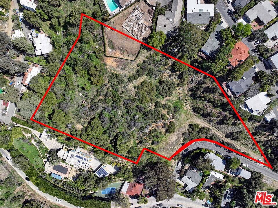 Los Angeles, CA 90046,8205 Laurelmont