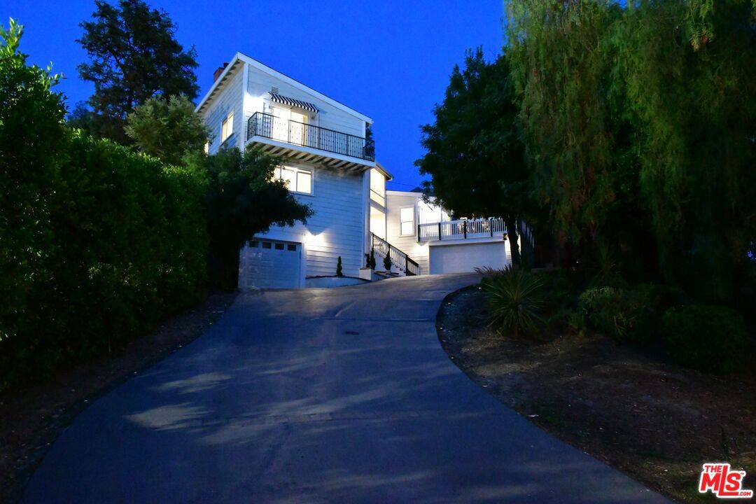 Tarzana, CA 91356,19555 Oxnard St