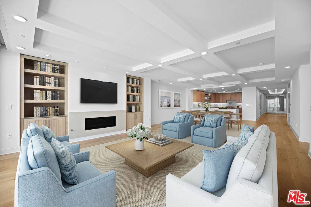 Pacific Palisades, CA 90272,17325 Castellammare Dr #102