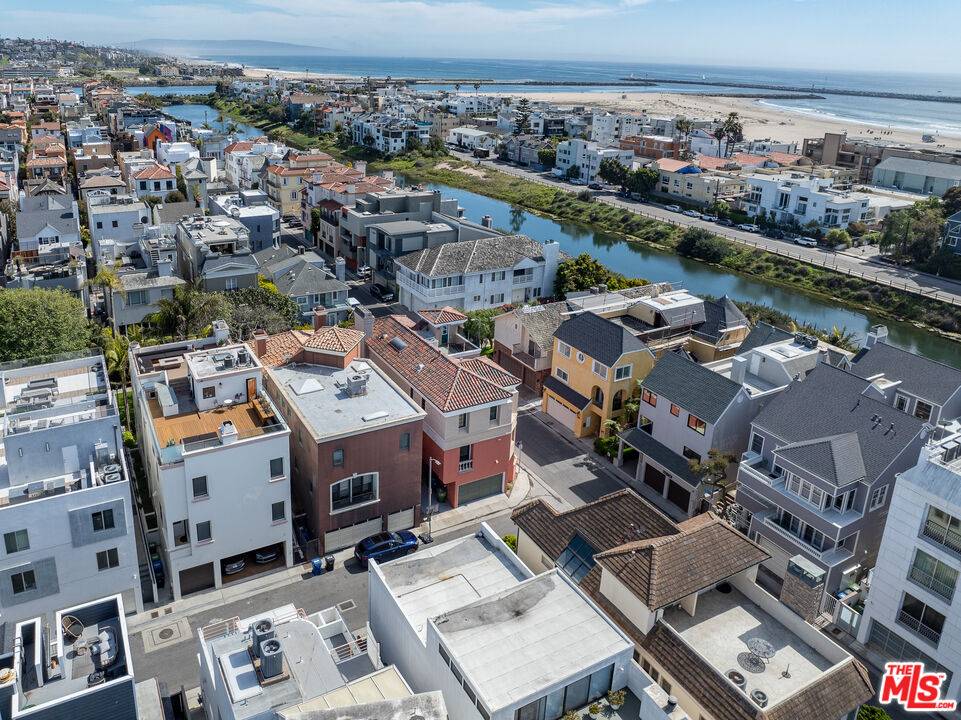 Marina Del Rey, CA 90292,4818 Roma Ct