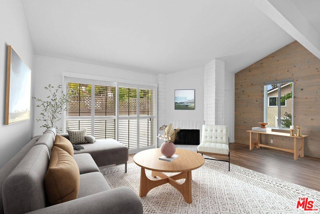 Pacific Palisades, CA 90272,17114 Palisades Cir