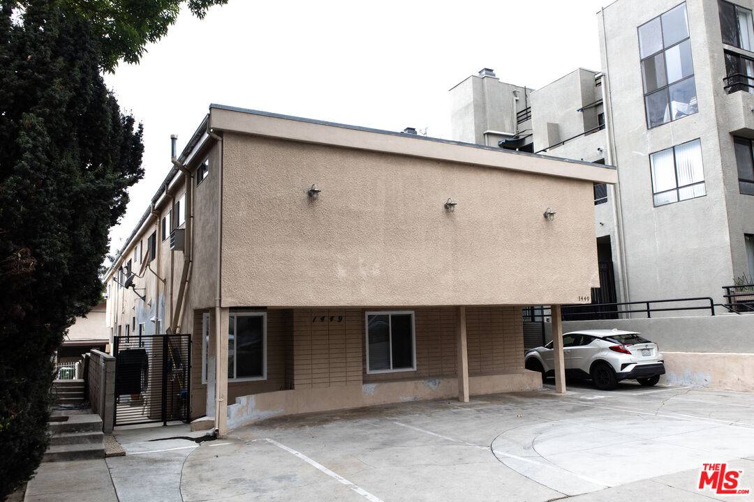 Los Angeles, CA 90025,1449 Butler Ave #5