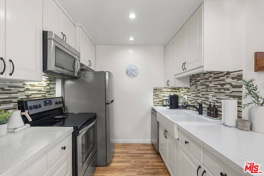 Playa Del Rey, CA 90293,7742 Redlands St #H1027