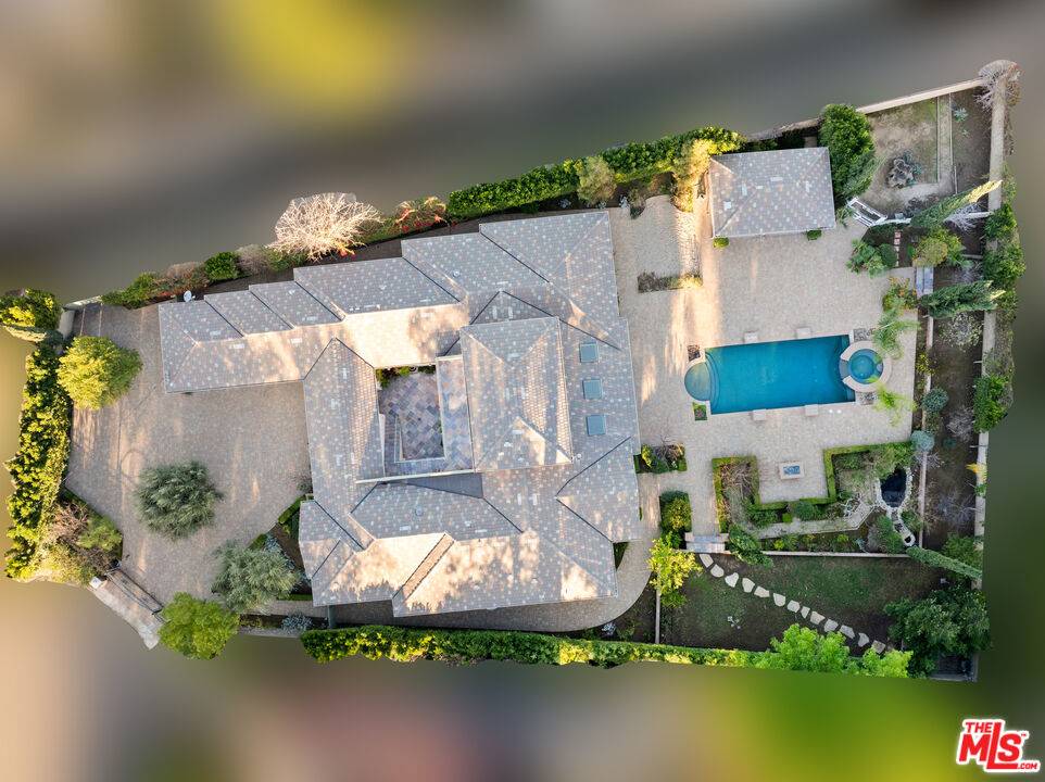 Woodland Hills, CA 91367,23334 Ostronic Dr