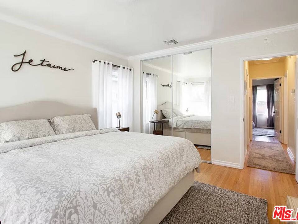 Santa Monica, CA 90403,1030 Chelsea Ave
