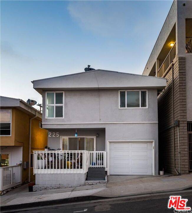 Manhattan Beach, CA 90266,225 Rosecrans Ave