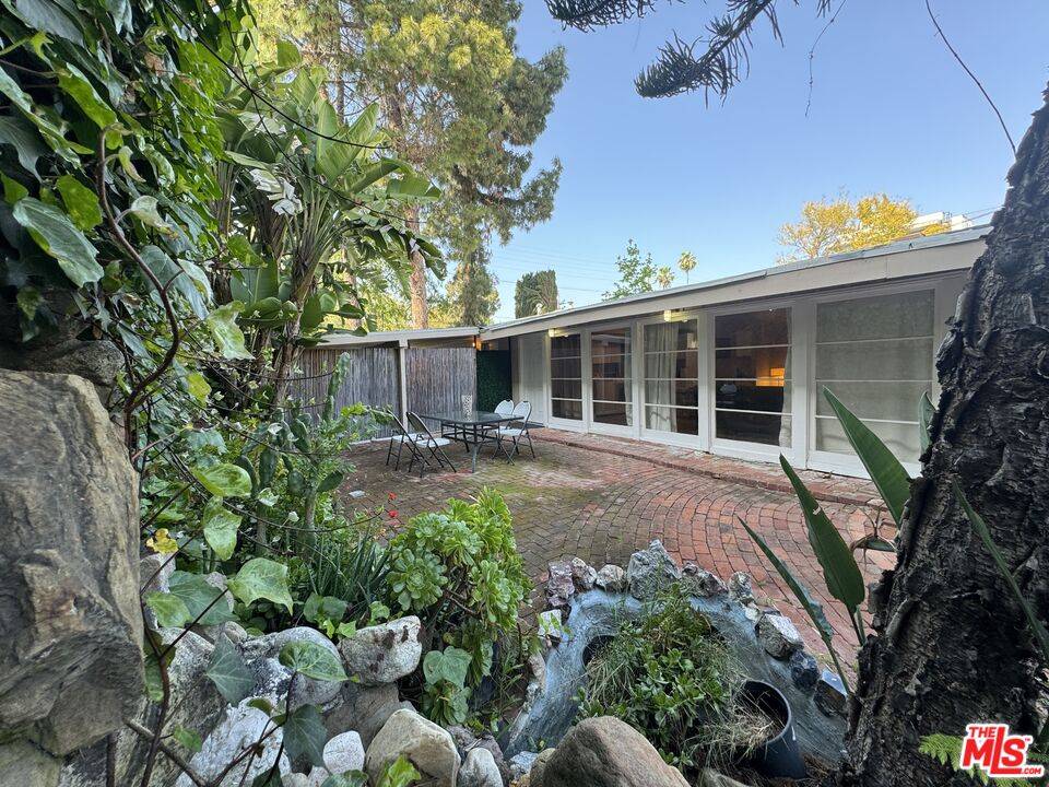 Studio City, CA 91604,12340 Moorpark St