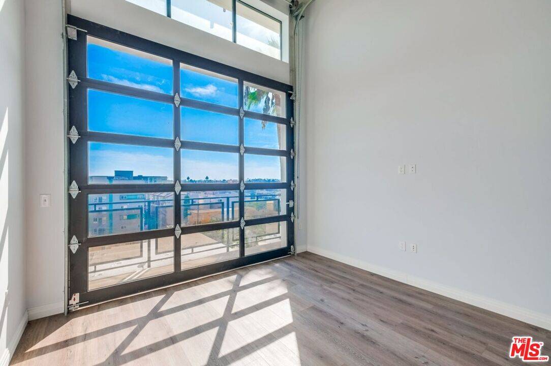 Los Angeles, CA 90006,3279 San Marino #404