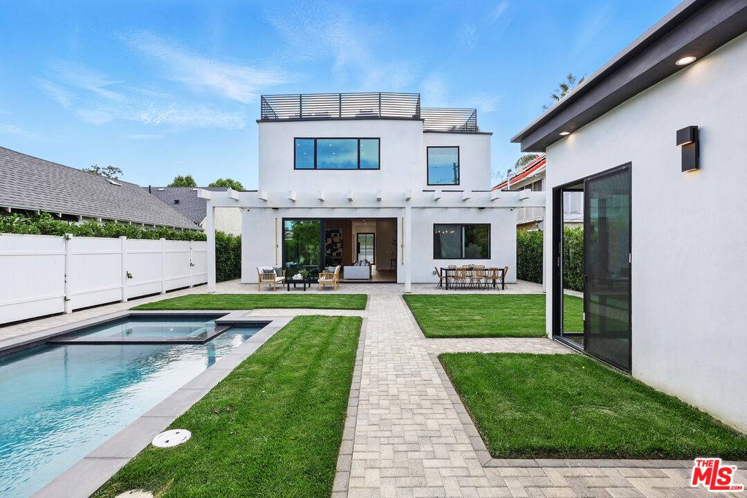 Sherman Oaks, CA 91423,4532 Calhoun Ave
