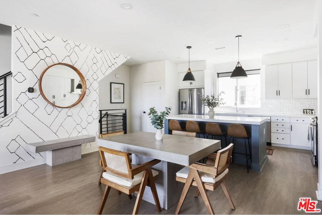 Los Angeles, CA 90041,1417 N Lincoln Ln