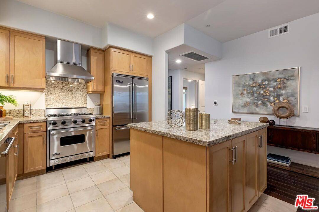 Marina Del Rey, CA 90292,4050 Glencoe Ave #211