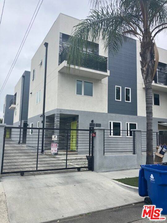 North Hollywood, CA 91601,11318 Miranda St #1/4