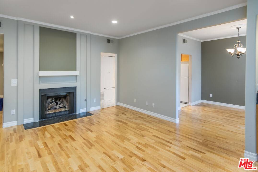 Sherman Oaks, CA 91423,4319 Dixie Canyon Ave #1