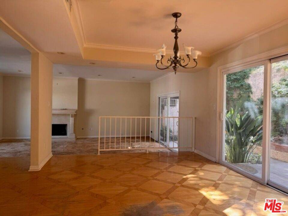 Los Angeles, CA 90046,2339 Jupiter Dr