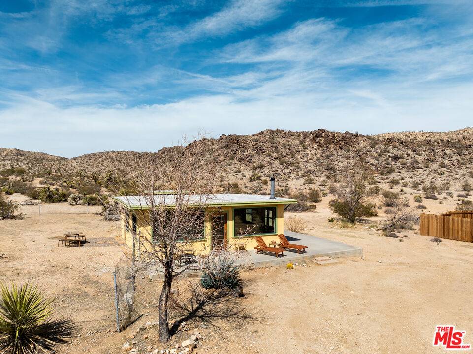 Joshua Tree, CA 92252,60229 Scotts Glen Rd
