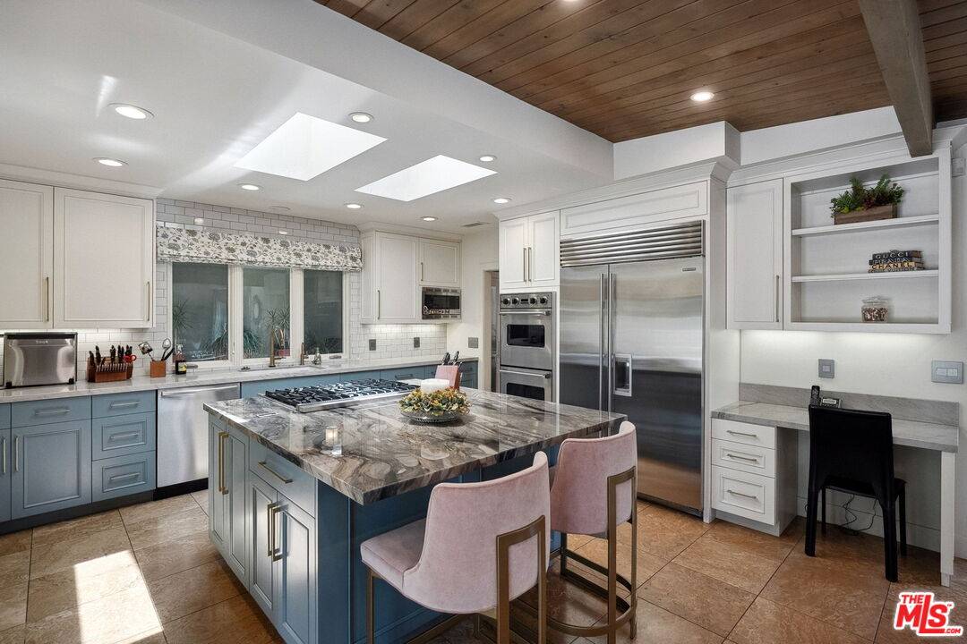 La Canada Flintridge, CA 91011,5812 Ocean View Blvd