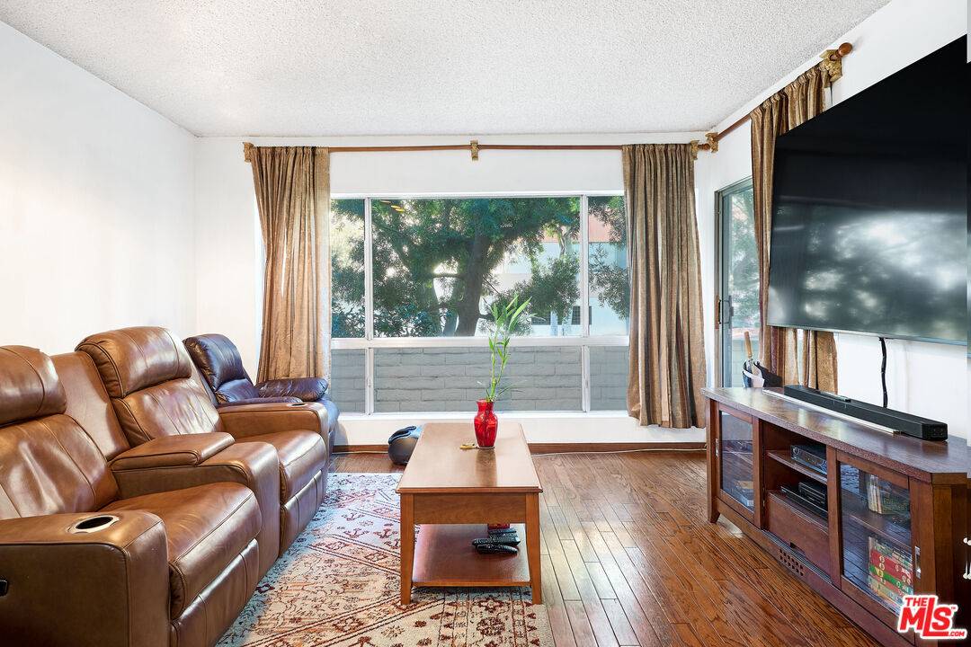 Culver City, CA 90230,5600 Kensington Way #1