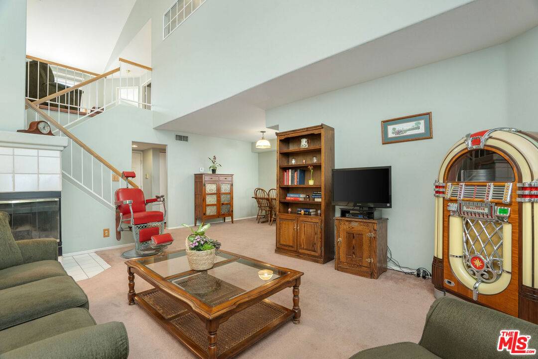 Chatsworth, CA 91311,22211 Frontier Pl