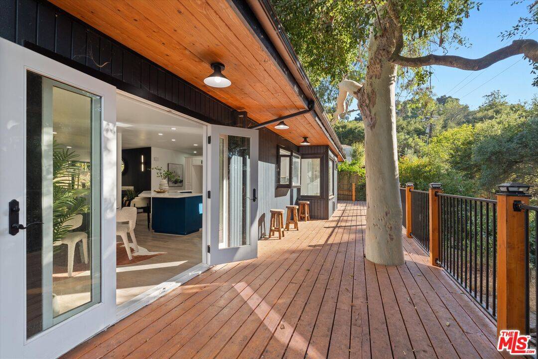 Topanga, CA 90290,21171 Colina Dr